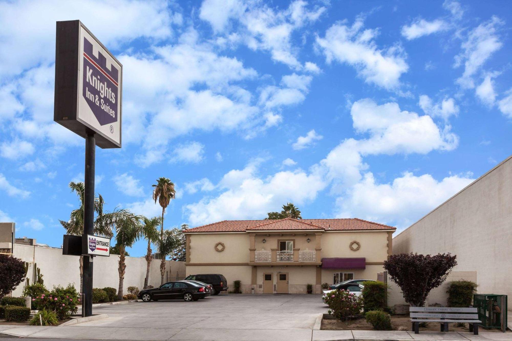 Howard Johnson By Wyndham Bakersfield Extérieur photo